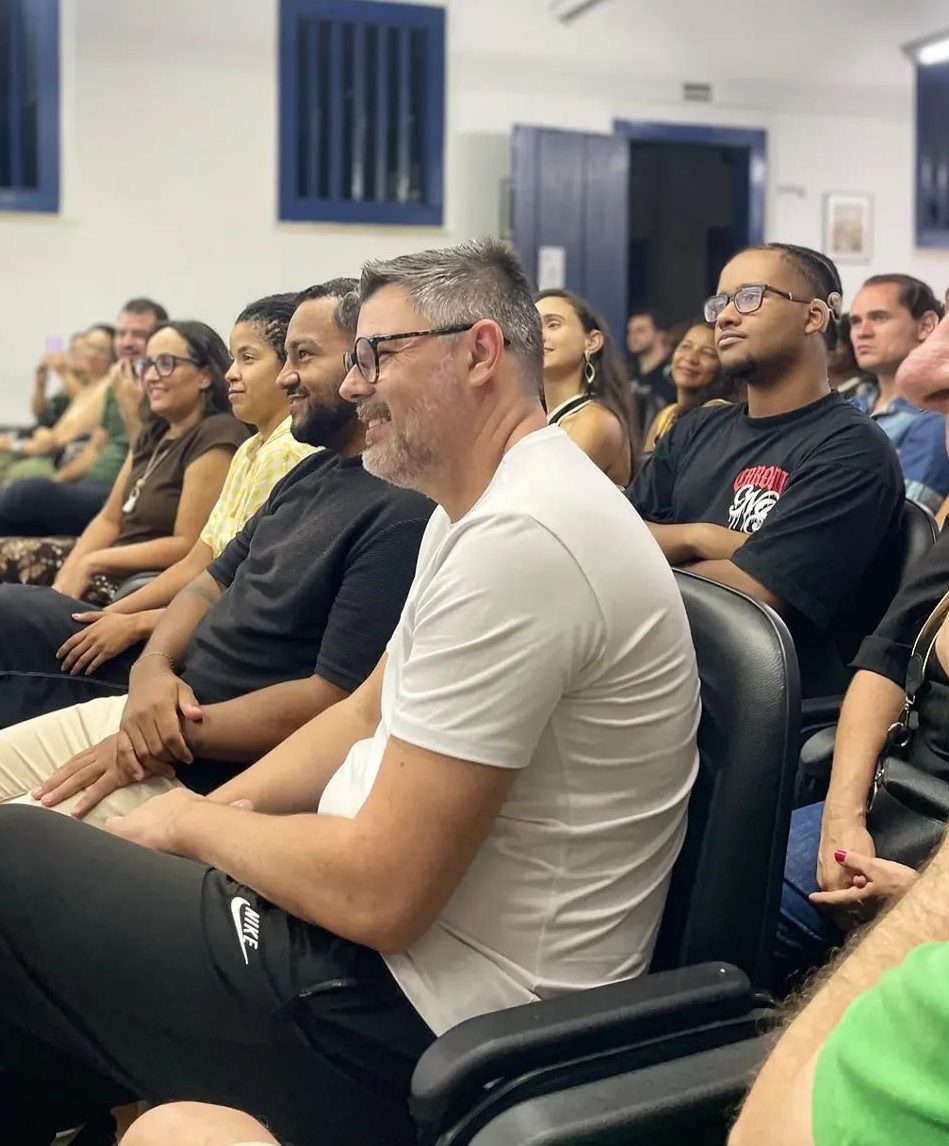 Lalin ConVida: Encontro em comemoração ao dia nacional da Libras: Uma conversa com professores surdos